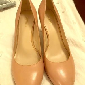 Nine West round toe pumps size 11
